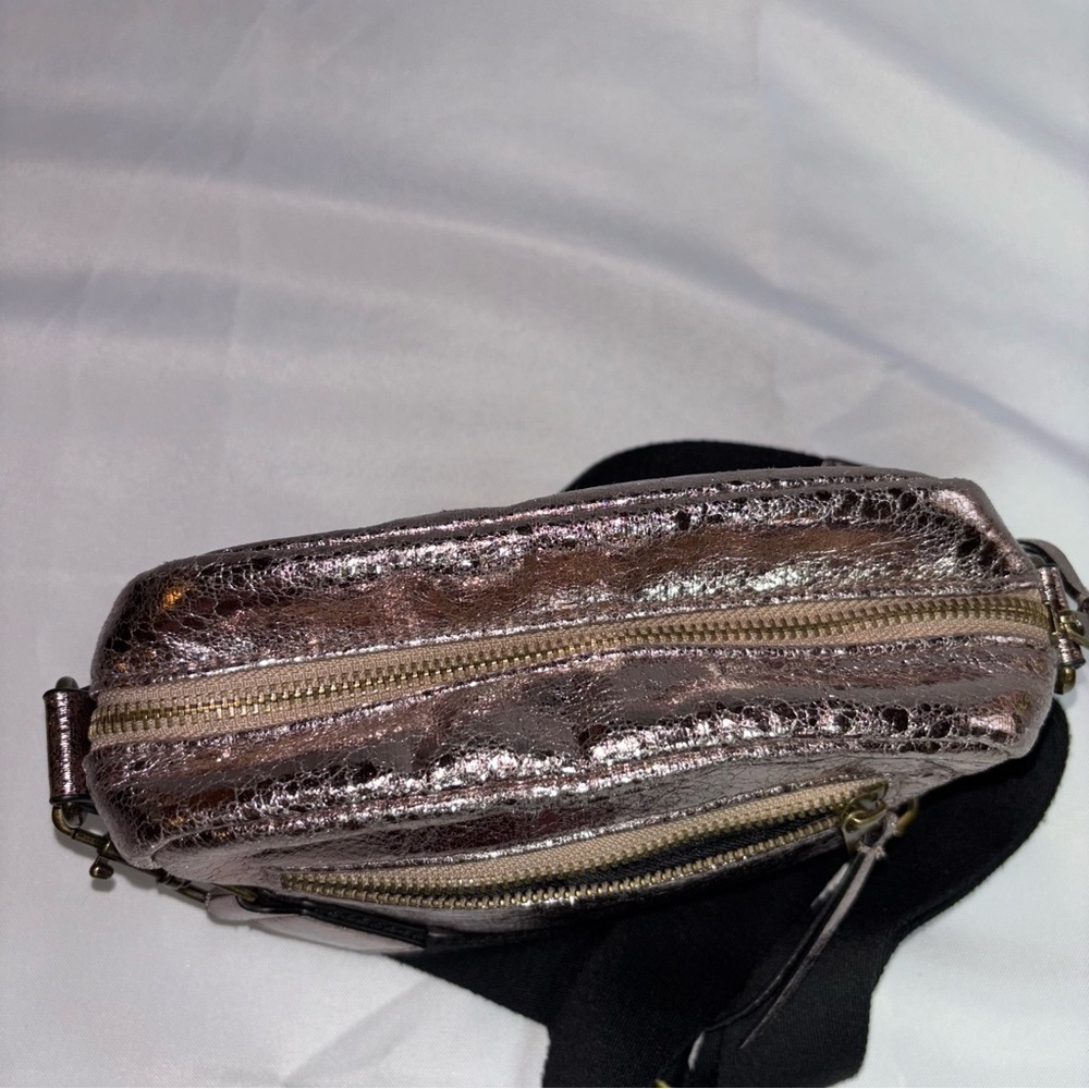 Universal Thread Camera Metallic Crossbody Bag - image 4